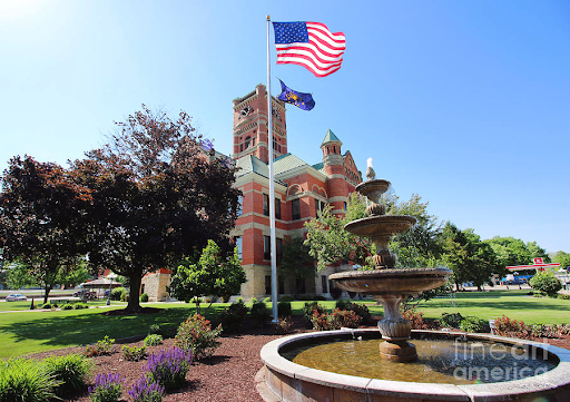 fountain in Noble County